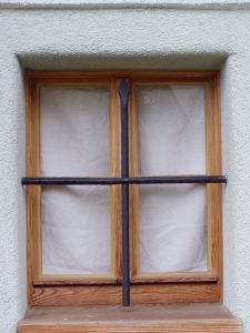 Fenstergitter schlicht minimalistisch abstrahiert